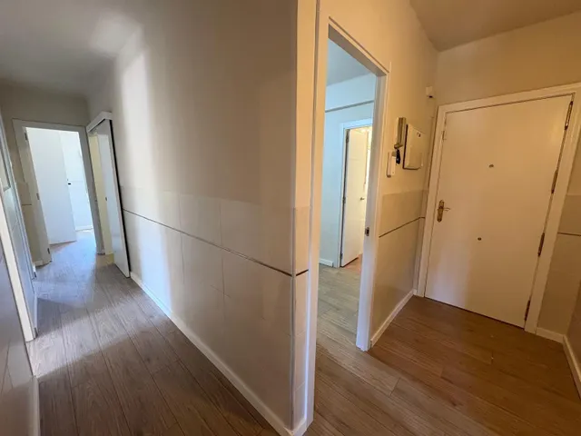 VIVIENDA EXTERIOR CON 3 habitaciones Y DOS TERRAZAS JUNTO A LA UNIVERSIDAD DEL SAGRADO CORAZÓN — 28
