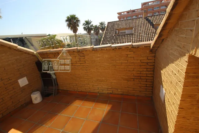 EXCLUSIVO CHALET ESQUINERO EN LA PATACONA — 49