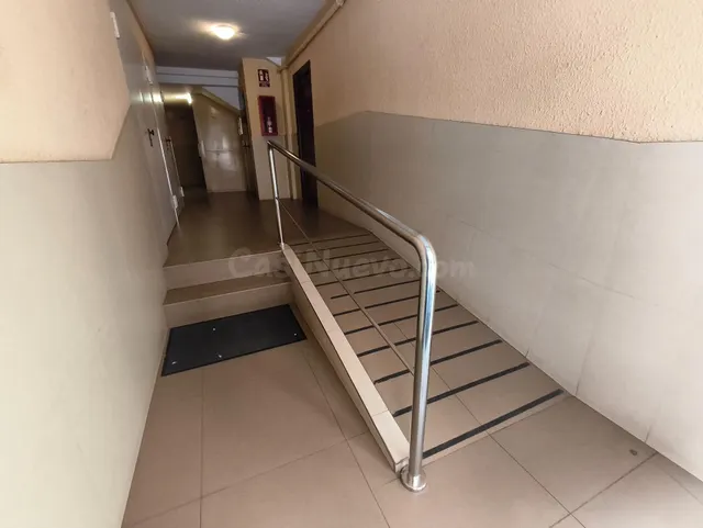 Piso de 53m2 útiles. Distribuido en dos dormitorios, salón, cocina y baño — 3