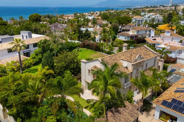 Chalet 4 habitaciones 654m² en venta - Marbella — 28