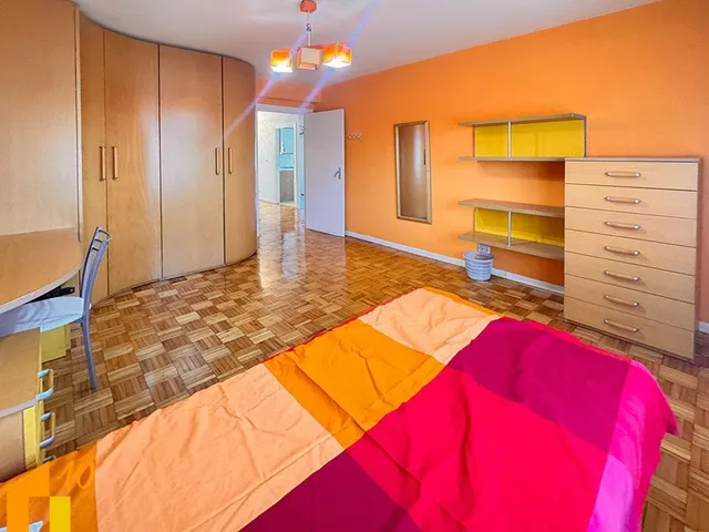 Amplia y luminosa vivienda en calle Jerez — 6