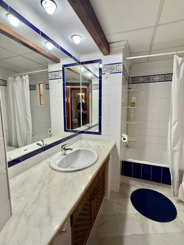 Apartamento con piscina comunitaria, Alicante, Torrevieja. 2 habitaciones, 66 m2, 200 metros del mar — 12