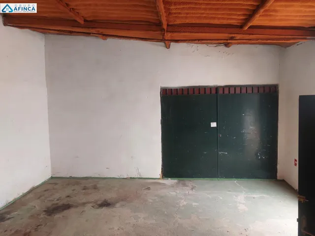 Bodega a la venta de 800 metros cuadrados — 36