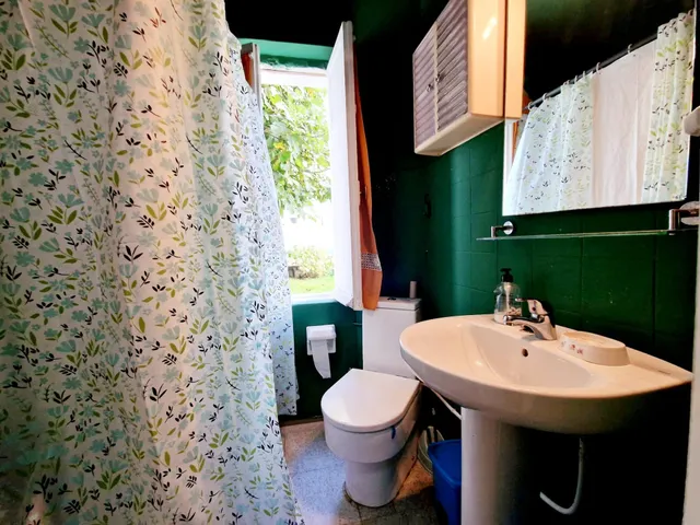 EXCLUSIVO CONJUNTO DE DOS CASAS CON JARDÍN Y GARAJE A 300 METROS DE LA PLAYA DE A RAPADOIRA – FOZ — 38