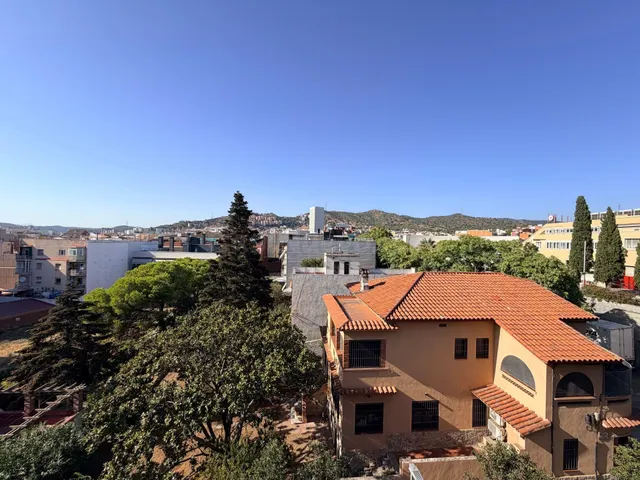 VIVIENDA OBRA NUEVA ACABADA JUNTO PLAZA DE LA VILA — 2