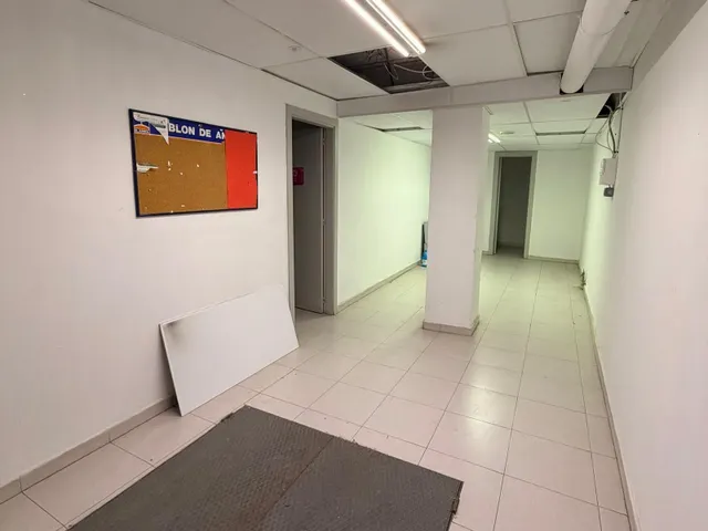SE ALQUILA LOCAL COMERCIAL — 8