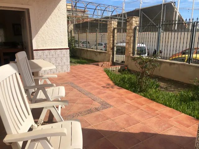 Chalet con suelo para construir apartamentos — 9