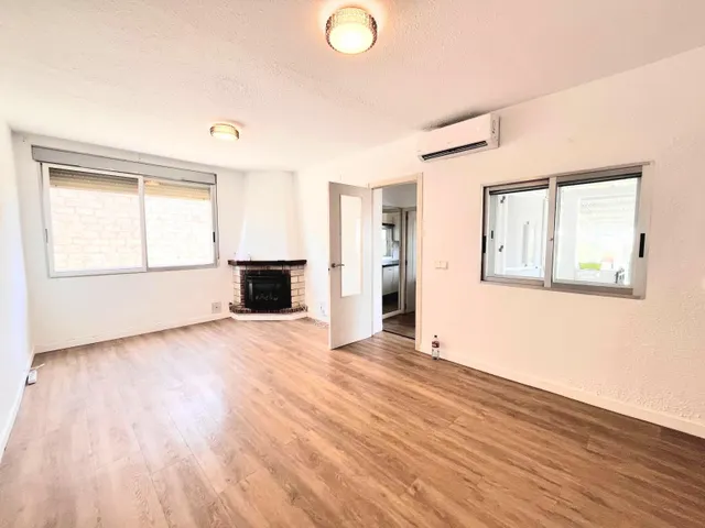 CHALET RUSTICO + APARTAMENTO DE INVITADOS, GARAJE, BUEN ACCESO, AIRE ACONDICIONADO — 4