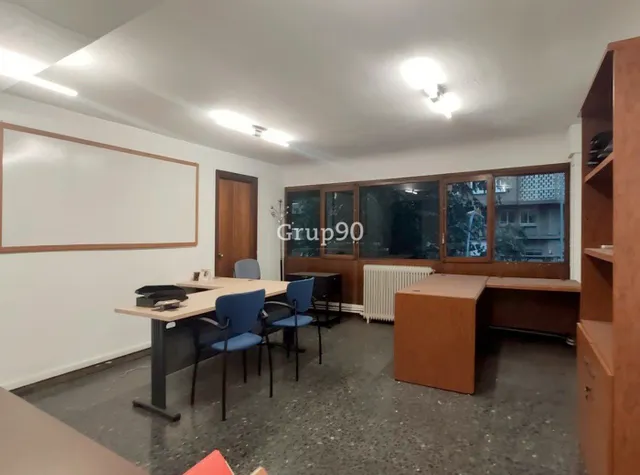 3 LOCALES COMERCIALES EN  ZONA INSTITUT — 43