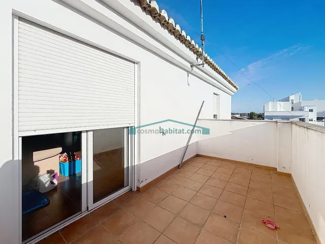 Casa independiente de 275 m2 con piscina, jacuzzi y terrazas en San Antonio de Benagéber — 25