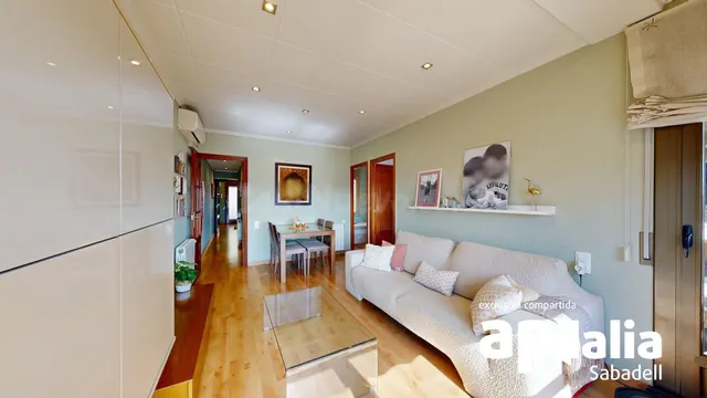PISO DE 4 habitaciones Y BALCÓN, EN LA CREU DE BARBERÀ - foto 2