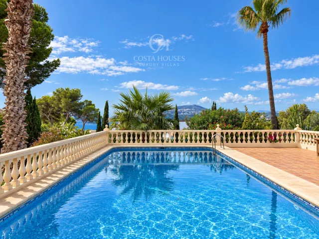 Villa mediterranea · vistas al mar y doble parcela en javea — 18
