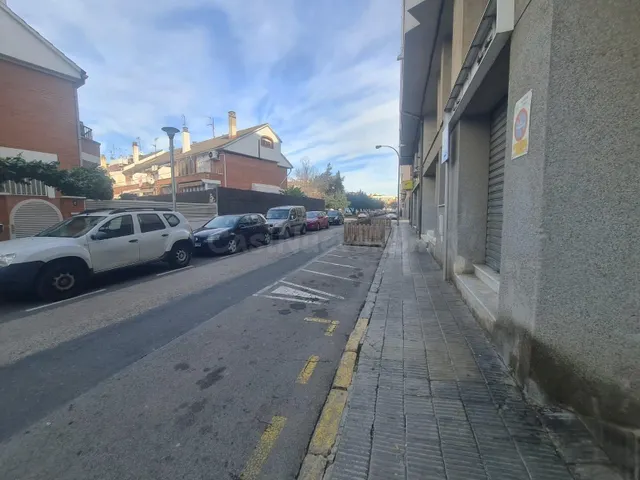 ¡Tu plaza de parking ideal te espera en Camí Reial, El Vendr