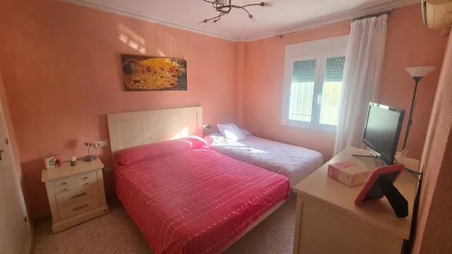 Amplio Piso VPO con terraza en zona Sur, Jerez de la Frontera — 7
