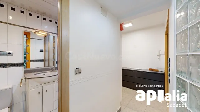 BARBERÀ: AMPLIO EN EL CENTRO CON ASCENSOR Y BALCÓN — 2