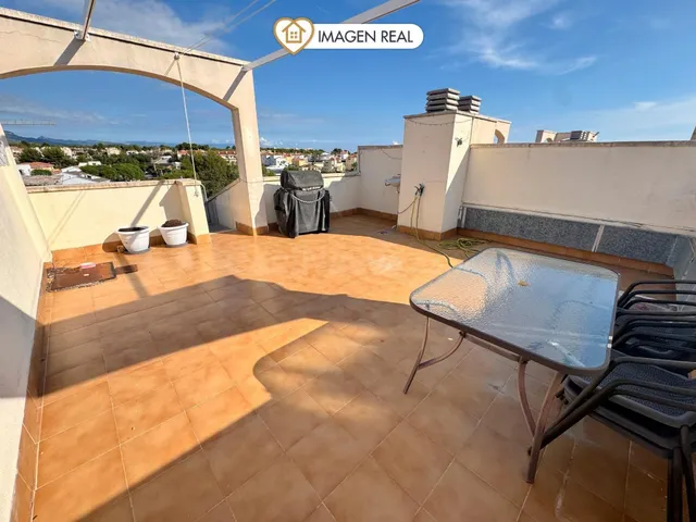 ÁTICO CON DOBLE TERRAZA Y SOLÁRIUM PRIVADO A MENOS DE 300 M  - foto 2