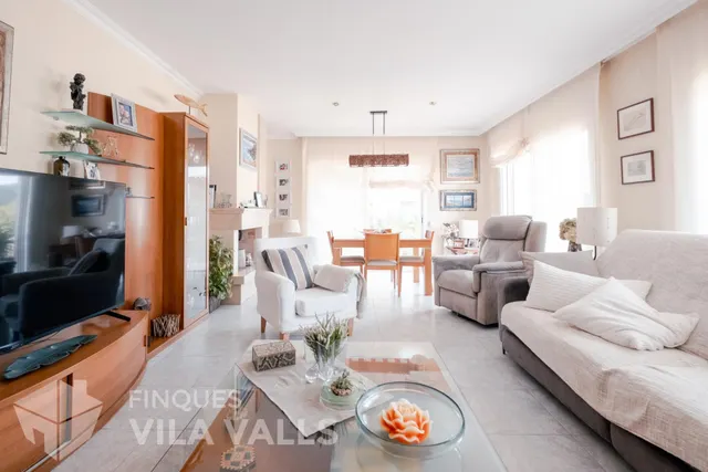 Casa con terraza, jardín y amplios espacios — 6