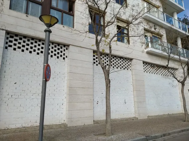 OCASIÓN, loca comercial, 200m, bien situado, VISITELO!! — 5