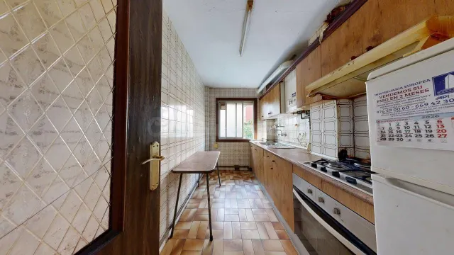Piso de 59m2 con PLAZA DE GARAJE. Distribuido en tres dormitorios, salón, cocina y baño — 5