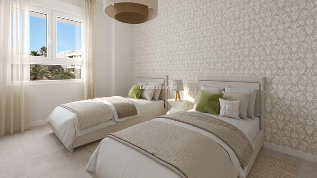 Venta de piso con tres dormitorios en Mijas Costa, Málaga, Costa del Sol — 6