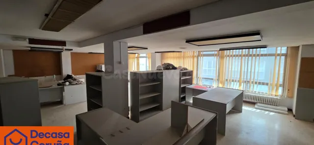 Amplia Primera Planta de 950 m2 en el Corazón de A Coruña –  - foto 4
