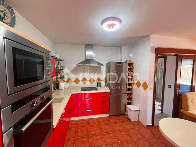 Castillete de esquina con amplio espacio exterior — 8