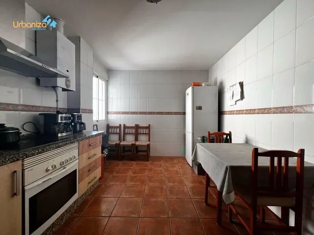 AMPLIO PISO CENTRICO DE 4 habitaciones EN TALAVERA IDEAL INVERSORES — 8