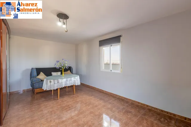 Casa independiente a 5 minutos de Granada en buen estado para entrar a vivir — 41
