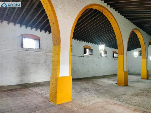 Bodega a la venta de 800 metros cuadrados — 2