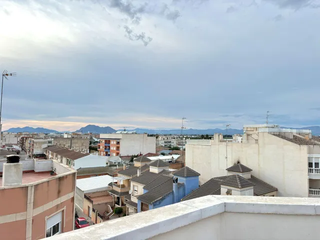 Apartamento luminoso y espacioso en la acogedora Formentera. Cerca de colegios y comercios, a 10 min a pie de Benijófar, a 3,5 km del La Marquesa Golf, y a solo 11 km de las playas de Guardamar. — 39