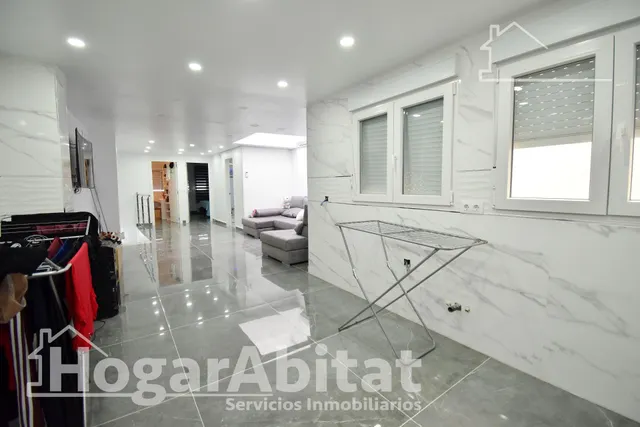 CASA REFORMADA Y MUY BONITA CON TRASTERO Y TERRAZA — 24