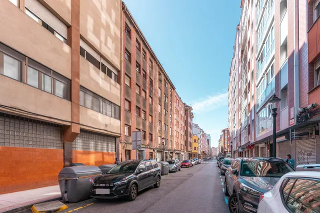 Piso de dos dormitorios con terraza y trastero en el coto, Gijón — 24