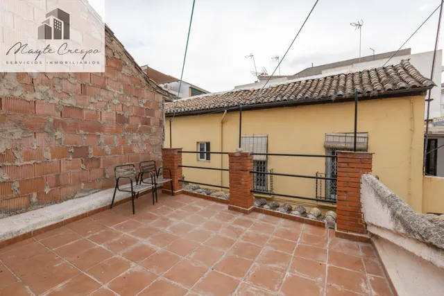 BONITA CASA PARA REFORMAR — 23