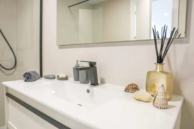 VIVIENDA DE 1 HABITACIÓN CON TERRAZA, GARAJE Y PISCINA EN UN MODERNO RESIDENCIAL EN DENIA !! — 18
