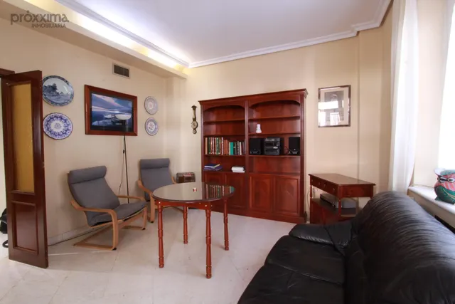 Vivienda con amplia terraza y grandes posibilidades en Los Remedios — 10