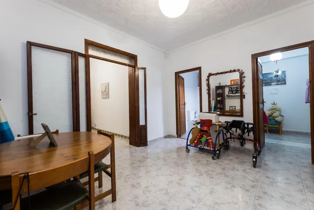 Planta baja de 4 habitaciones con inquilinos — 8