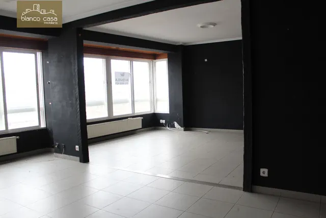 Oficina en el centro de Carballo por 350€ — 4