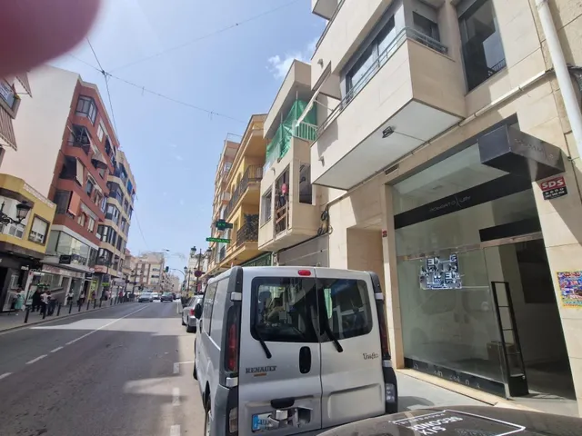 Gran Local Comercial en pleno centro de Guardamar del Segura — 31