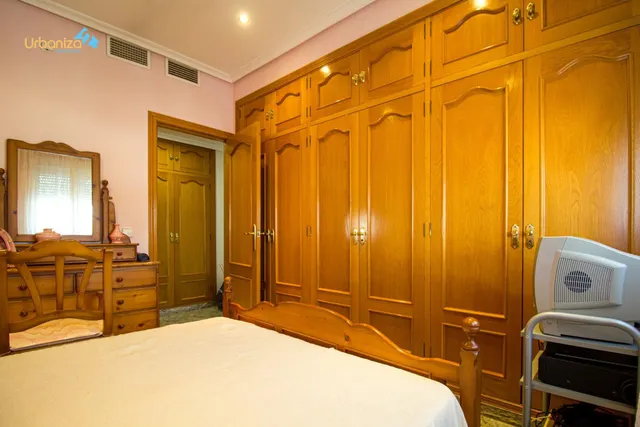 CHALET INDEPENDIENTE JUNTO AL VIEJO VIVERO EN BADAJOZ — 30