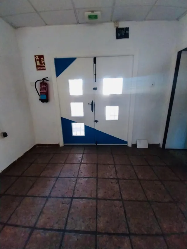 Se vende negocio de restauración en fantástica ubicación — 23