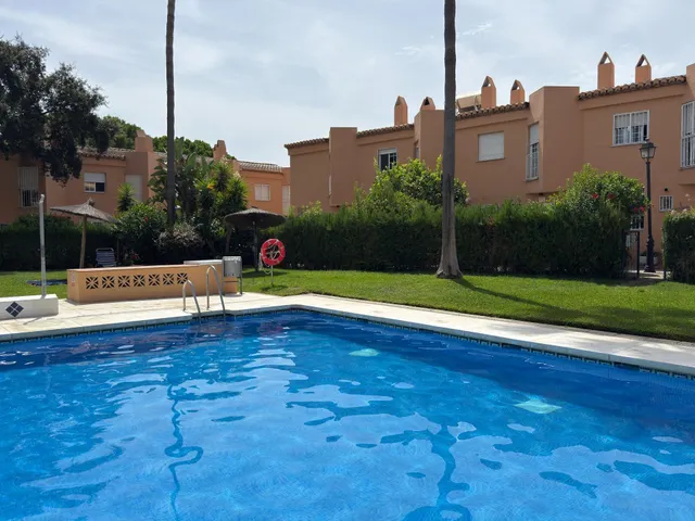 ADOSADO REFORMADO JUNTO A LA PLAYA EN ELVIRIA, MARBELLA ESTE — 27