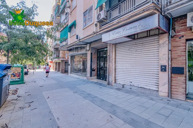 Local comercial junto a la Avenida de américa. Para empezar mañana mismo. — 4