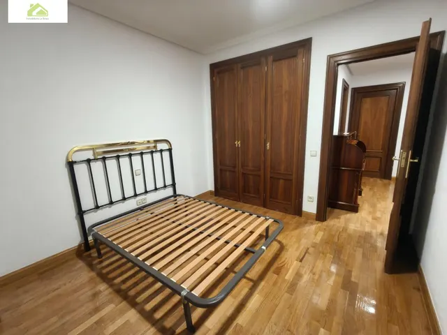 Piso en alquiler en avenida portugal de 4 dormitorios con garaje y trastero — 17