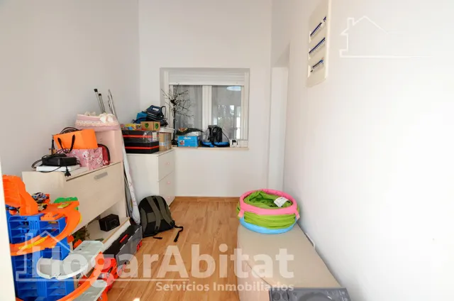 Respira paz entre el mar y la montaña en este exclusivo chalet pareado reformado con piscina privada, solárium y parking — 36