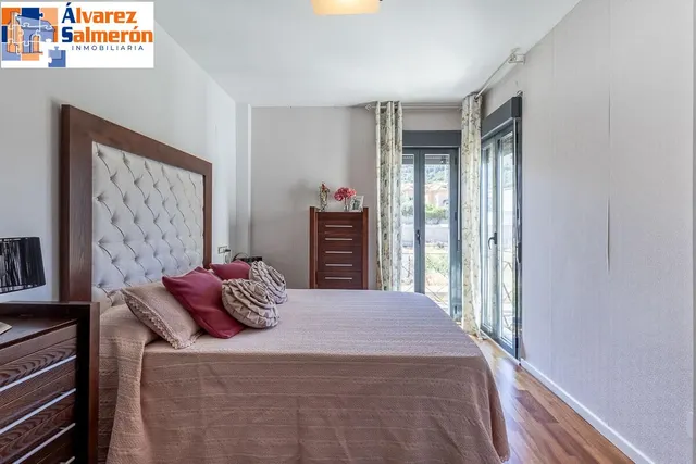 Chalet en Cañadas del Parque, Dilar — 25