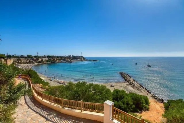VILLAS DE OBRA NUEVA EN ORIHUELA COSTA — 21