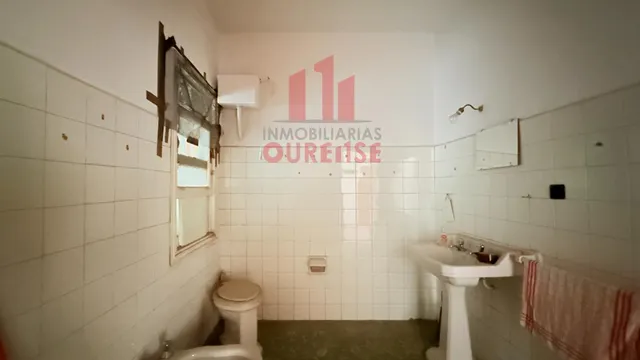 LUMINIOSA VIVIENDA PARA REFORMAR CON ASCENSOR EN O COUTO — 15