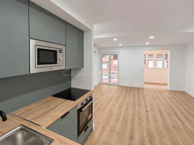 Excepcional piso reformado con terraza y orientación este