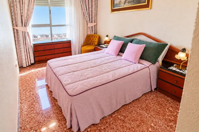 SE VENDE PISO DE TRES habitaciones EN PLUEBLO LEVANTE CON PARKING SEVENDGROUP.COM — 17
