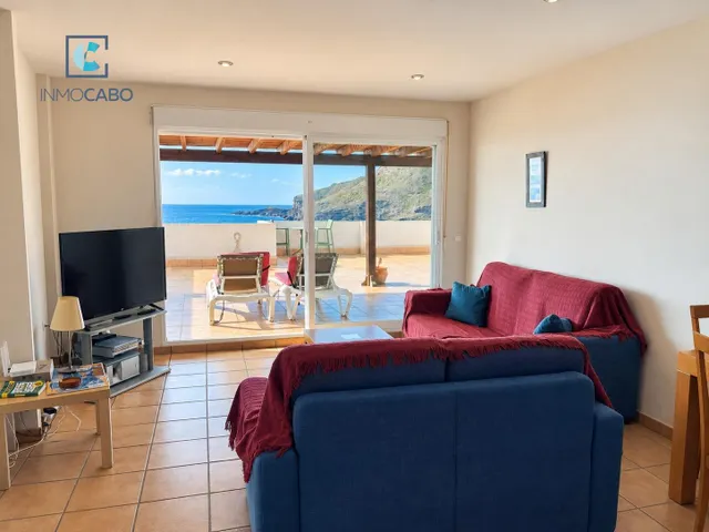 VIVIENDA CON TERRAZA, VISTAS AL MAR Y GARAJE EN LAS ROCALLAS — 12